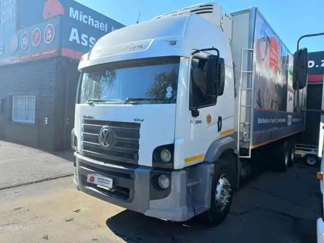 2011 Volkswagen 24 250 6X2 Van Body
