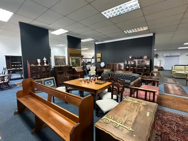Onsite Warehouse Auction - Somerset West - Household Furniture and Applicances A-3478