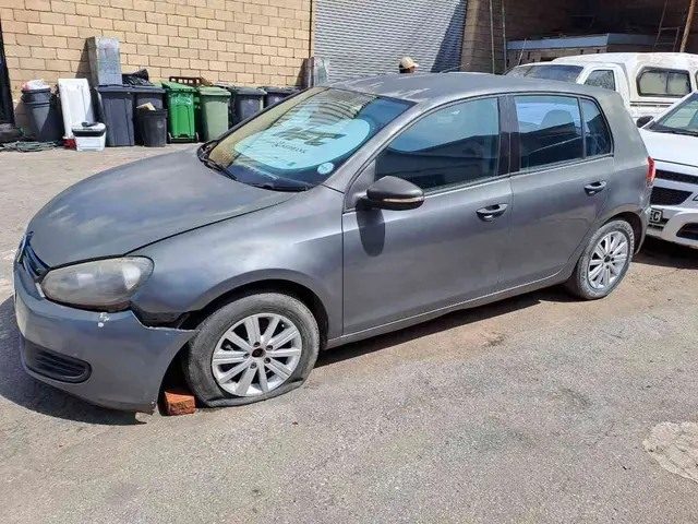 2009 VOLKSWAGEN GOLF VI 1.6i TRENDLINE
