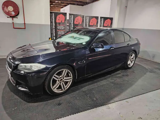 2011 BMW 535i A/T (F10)
