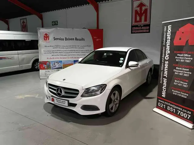 2017 MERCEDES-BENZ C180 A/T