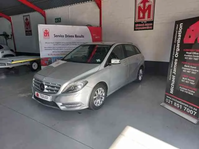 2012 Mercedes Benz B180