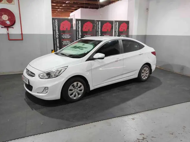 2016 HYUNDAI ACCENT 1.6 GLS/FLUID A/T