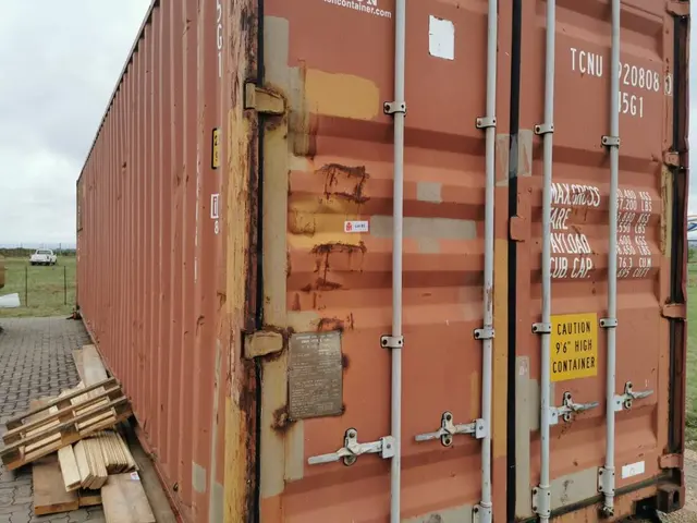 Lot 81 - 12m Container
