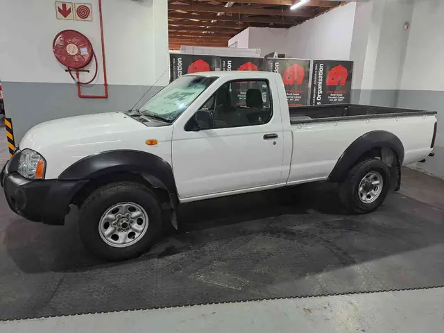 2017 NISSAN HARDBODY NP300 2.4i LWB 4X4 P/U S/C
