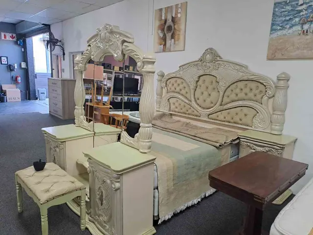 Beautiful House Hold Furnishings