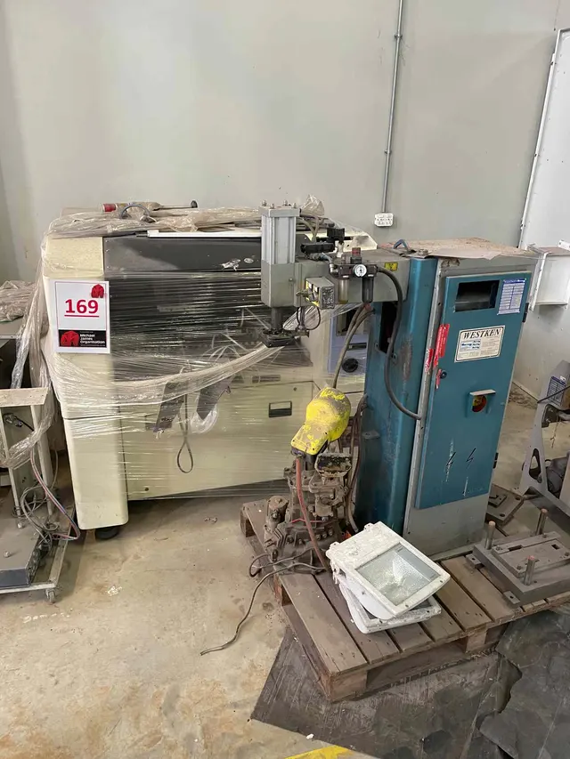 CP40 FORMING/MOULDING MACHINE