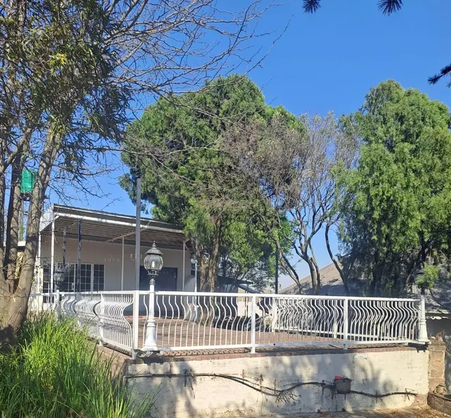 Onsite Auction -  Residential Dwelling on Large Stand - Magaliesburg A-3453