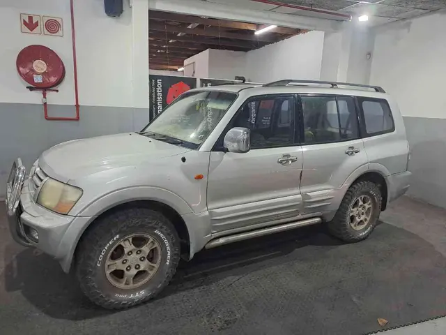 2002 MITSUBISHI PAJERO 3200 5DR