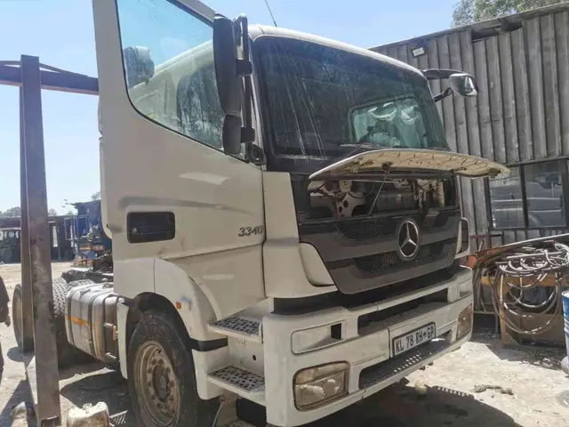 2017 Mercedes-Benz Axor 3340S/33 T/T C/C