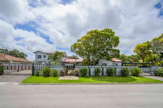 Luxurious Multi-Entrance Estate with Exceptional Amenities