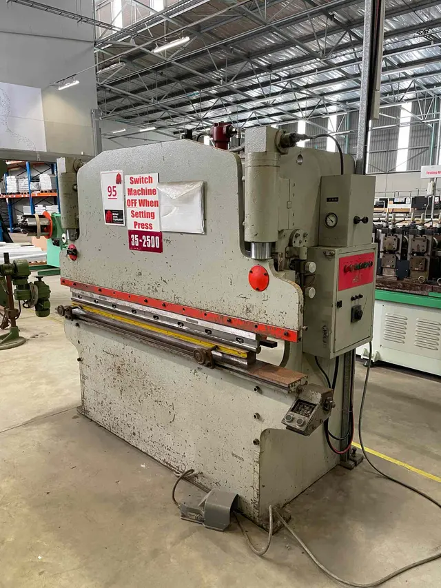 HELI PRESS BENDING MACHINE MODEL -  35-2500