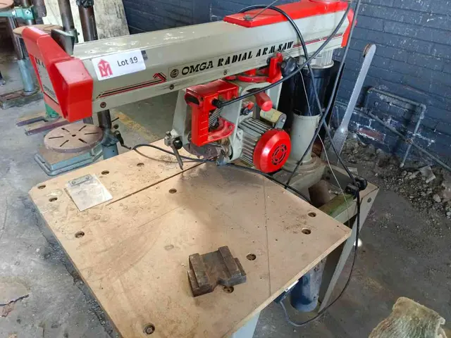 OMGA Radial Arm Saw