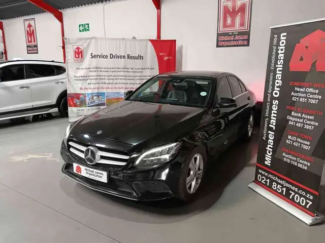 2019 MERCEDES-BENZ C180 A/T