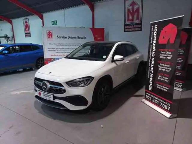 2022 Mercedes-Benz GLA  200 A/T