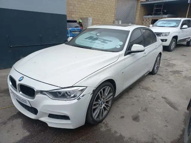 2014 BMW 320i M Sport (F30)