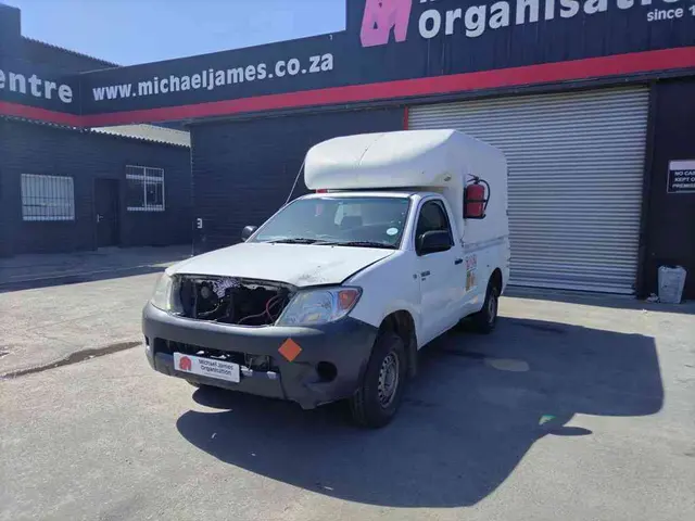 2017 TOYOTA HILUX