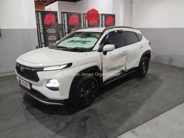 2024 TOYOTA STARLET CROSS 1.5XS