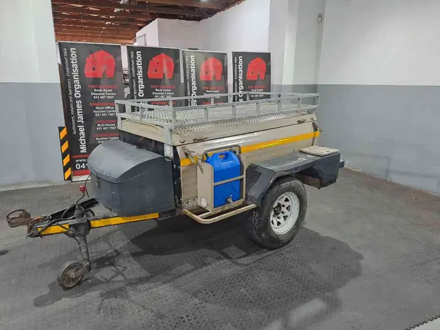 2010 ECHO BOX BODY TRAILER