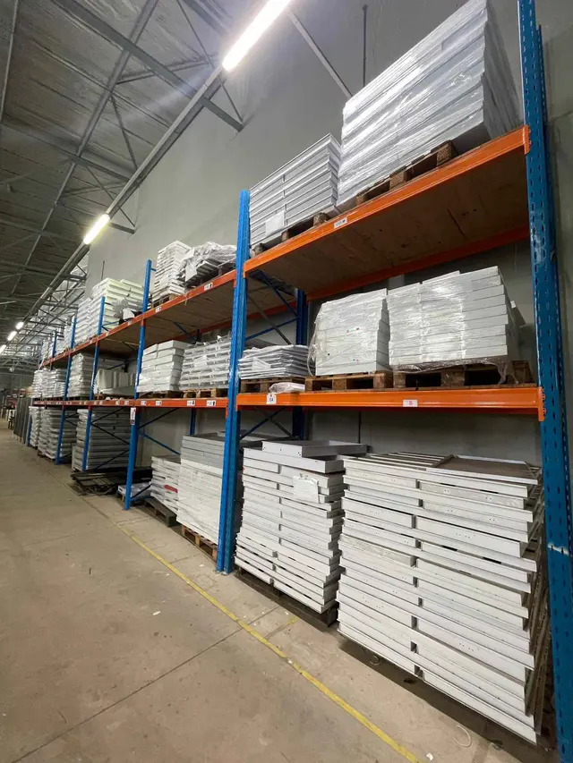 1 X INDUSTRIAL SHELVING UNIT
