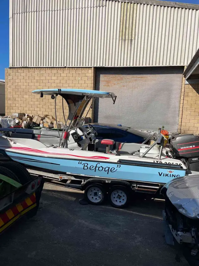 BASS CAT BOAT WITH MARINER 135 MARATHAN MOTOR