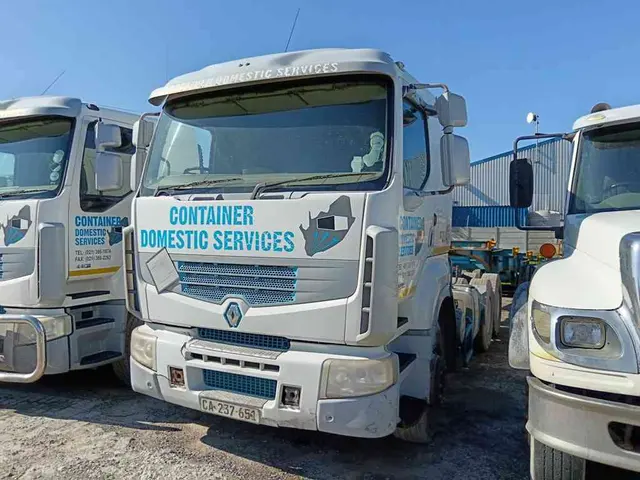 2012 RENAULT 440 DXI DOUBLE AXLE