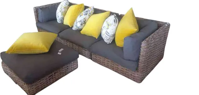 4 Seater Outdoor Wicker Sofa With Cushions and Ottoman