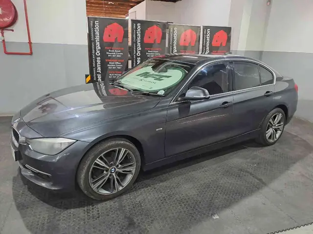 2013 BMW 320i (F30)