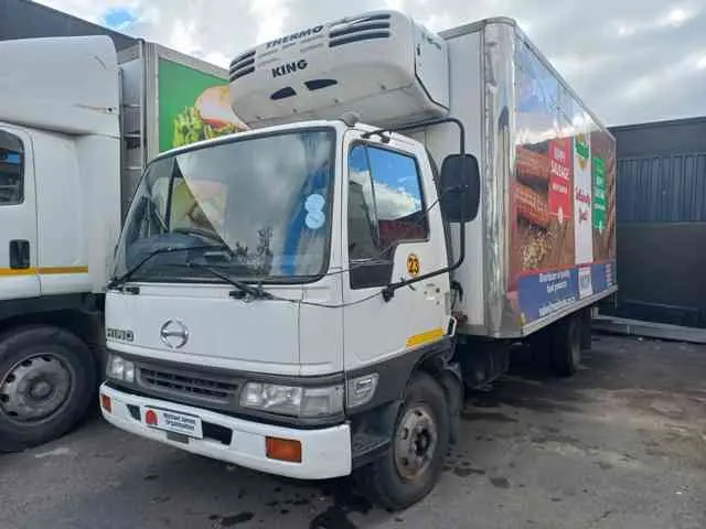 2002 Hino 9-136 Van Body (NON RUNNER)