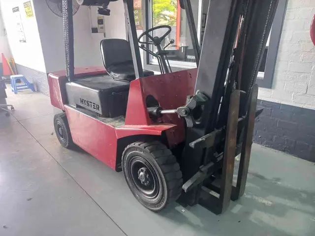 1990 HYSTER (NON RUNNER)