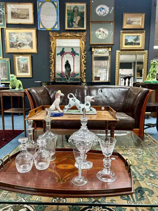 Beautiful Paintings And Household Furnishings