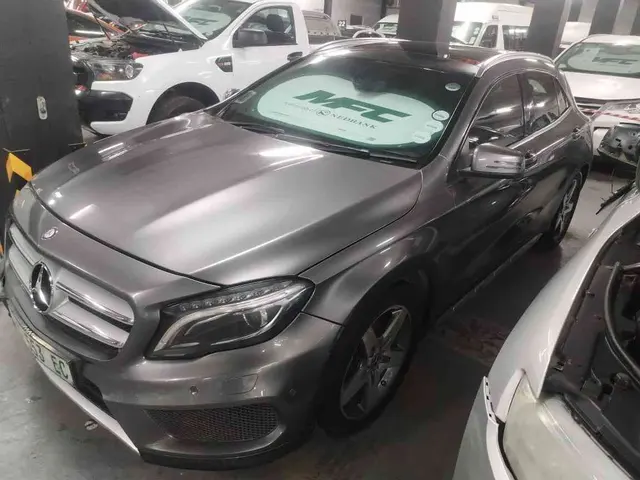 2015 MERCEDES-BENZ GLA 200 CDI A/T