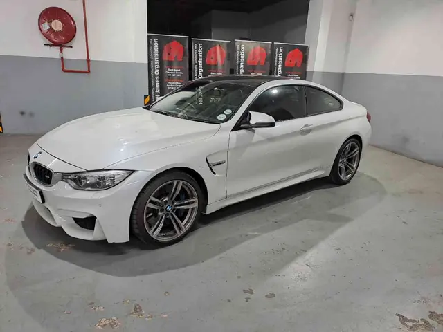 2014 BMW M4 Coupe M-DCT (F82)