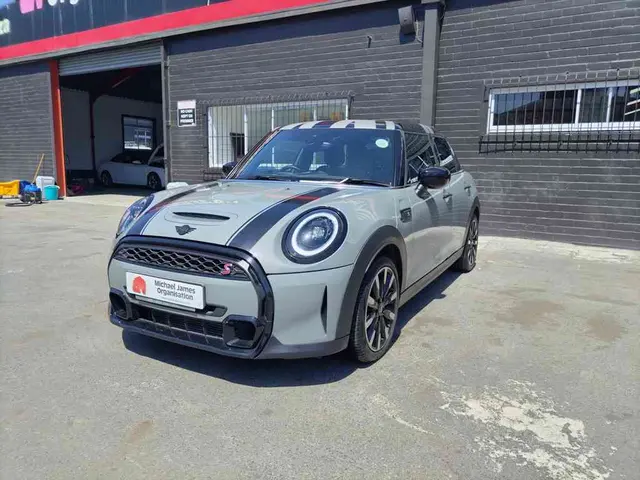 2023 MINI COOPER S 5DR A/T