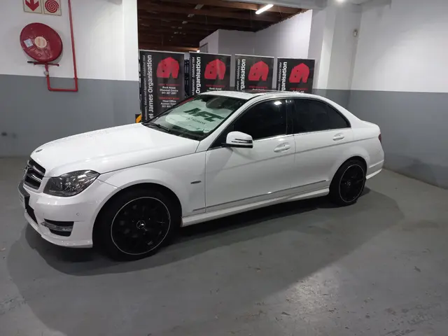 2013 MERCEDES-BENZ C200 BE AVANTGRADE A/T