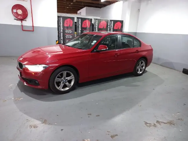 2016 BMW 318i A/T (F30) LCI