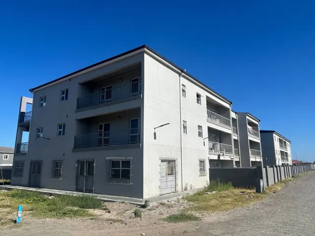 Liquidation Auction - 3 Storey Apartment Block - Knole Park - Philippi A-3576