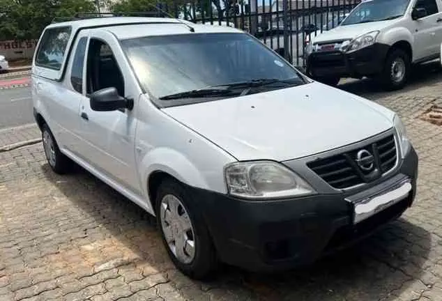2016 Nissan Np200