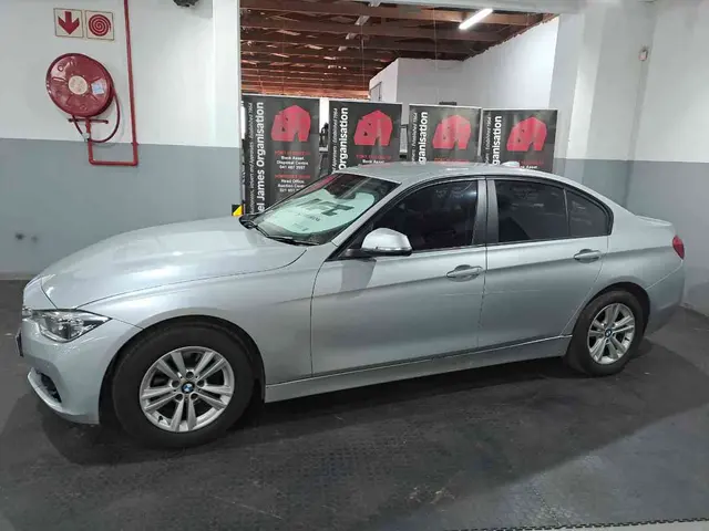 2018 BMW 320i A/T (F30)