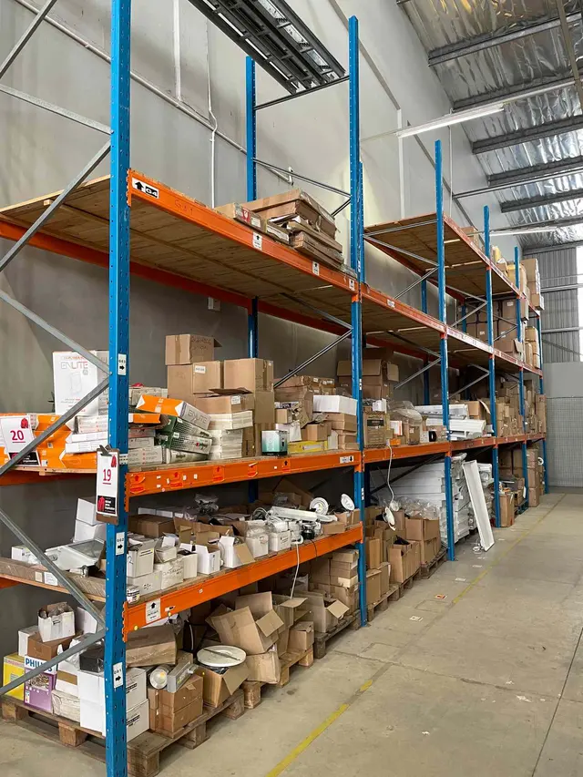 1 X INDUSTRIAL SHELVING UNIT