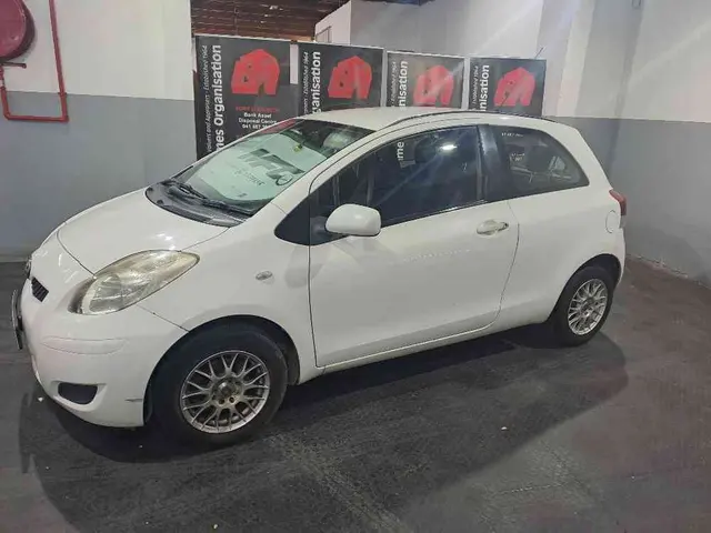 2010 TOYOTA YARIS T1 3DR A/C