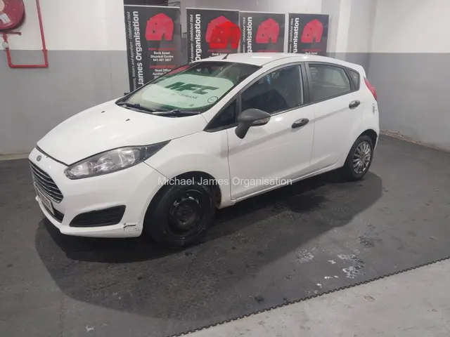 2015 FORD FIESTA 1.4 TREND 5DR