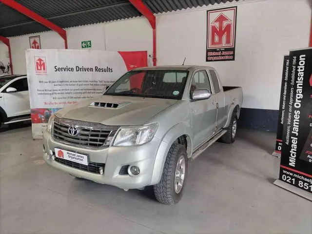 2014 TOYOTA HILUX 3.0