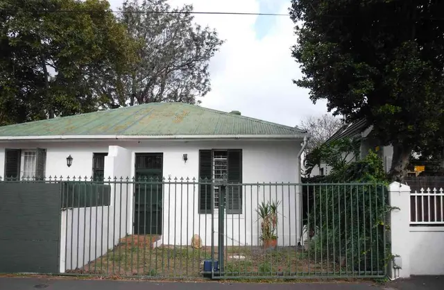 Semi Detatched Cottage