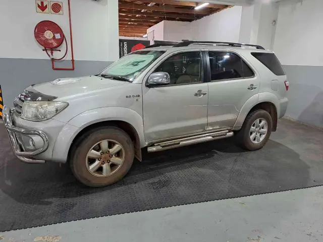2011 TOYOTA FORTUNER 3.0 D-4D R/B