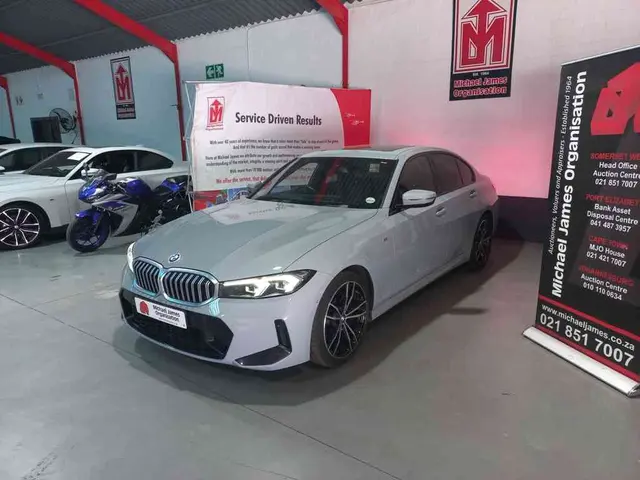 2022 BMW 320i M SPORT A/T