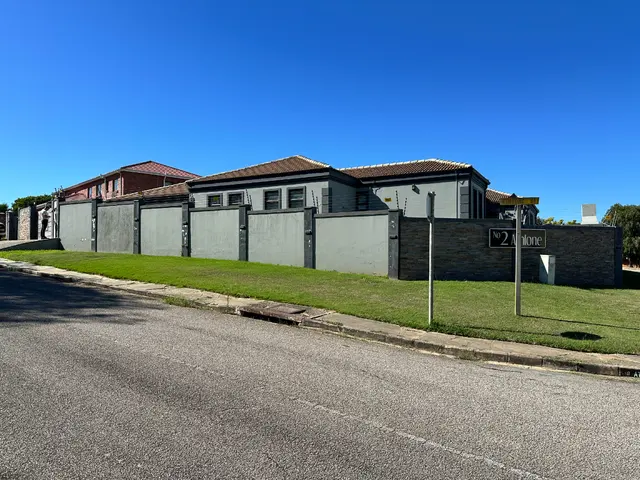 Insolvency Auction - Large Family Home, Kariega A-3606