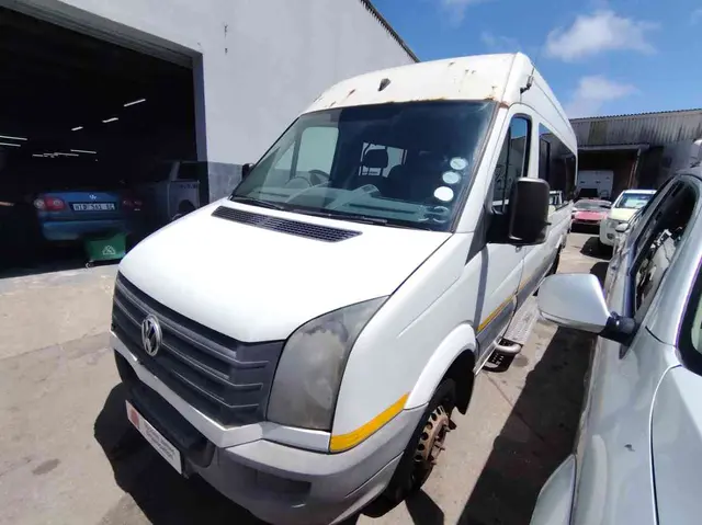 2004 VOLKSWAGEN CRAFTER BUS (23 SEATER)