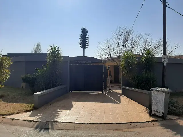 Online Division of Joint Estate Auction - Glen Ridge, Soweto A-3565
