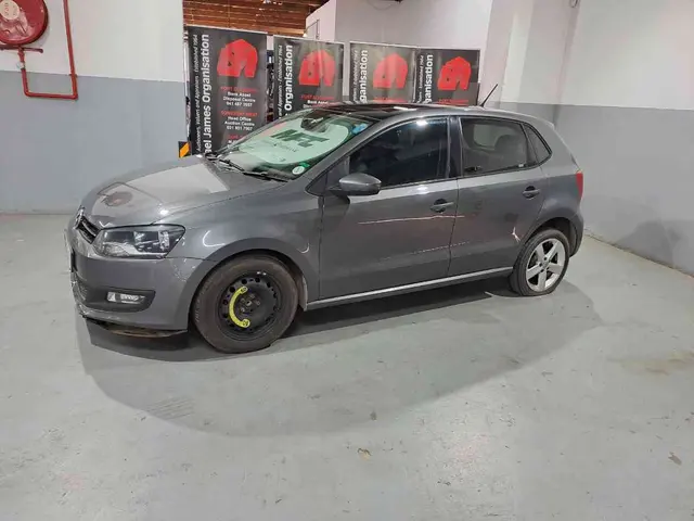 2014 VOLKSWAGEN POLO 1.4 COMFORTLINE 5DR